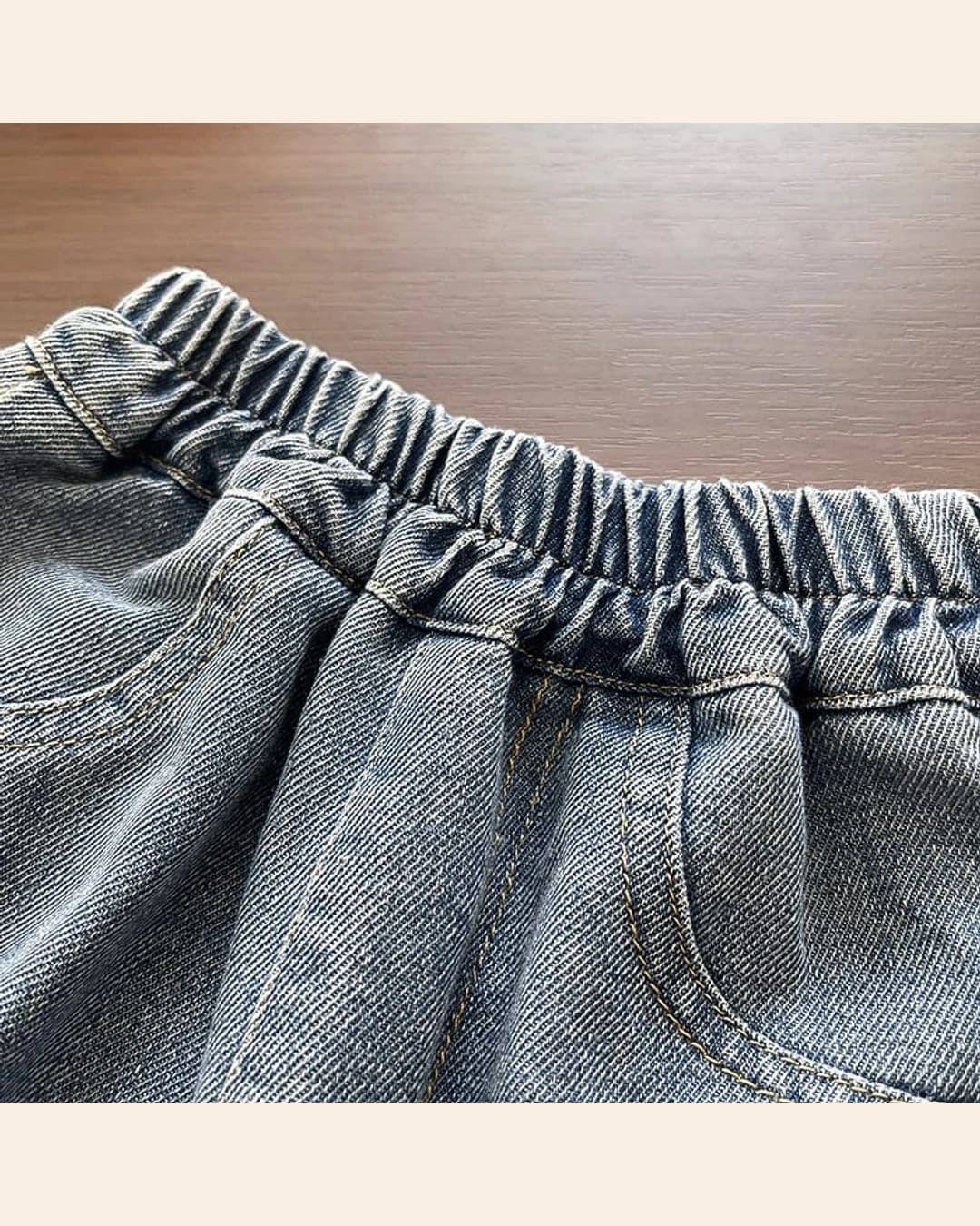 Ensemble 3 pièces garçon – gilet brodé, chemise à carreaux et jean 4