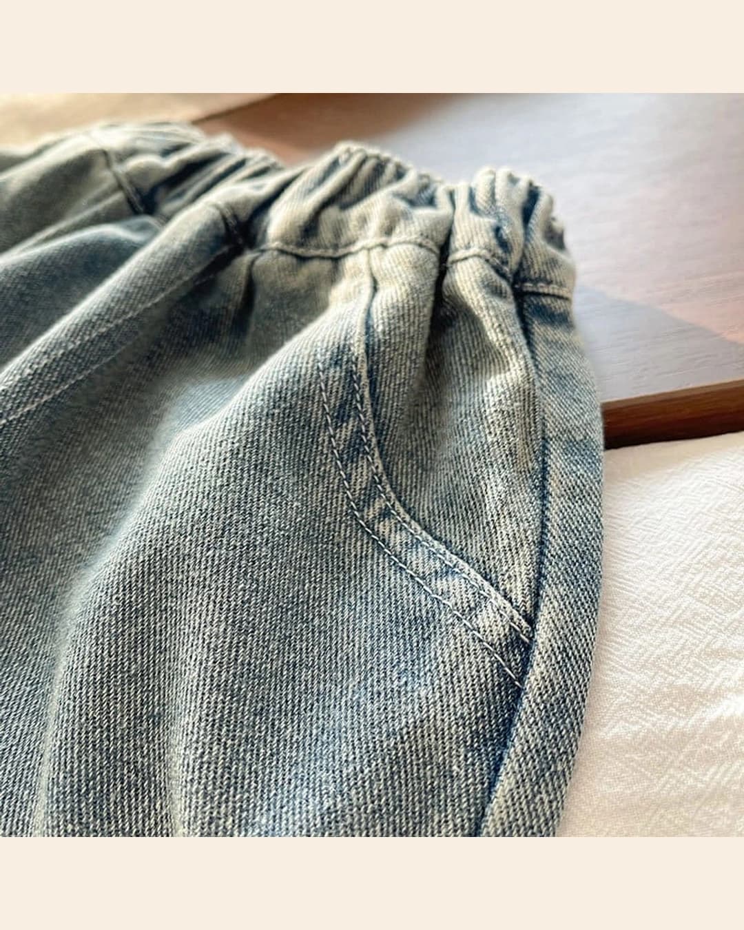 Ensemble 3 pièces garçon – cardigan camel, haut Happy et jean 5